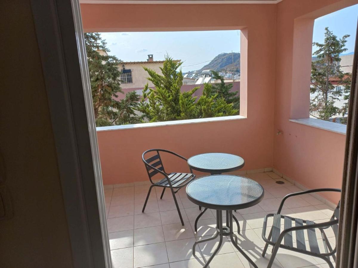Treasure Star B&B Salamina Exterior foto